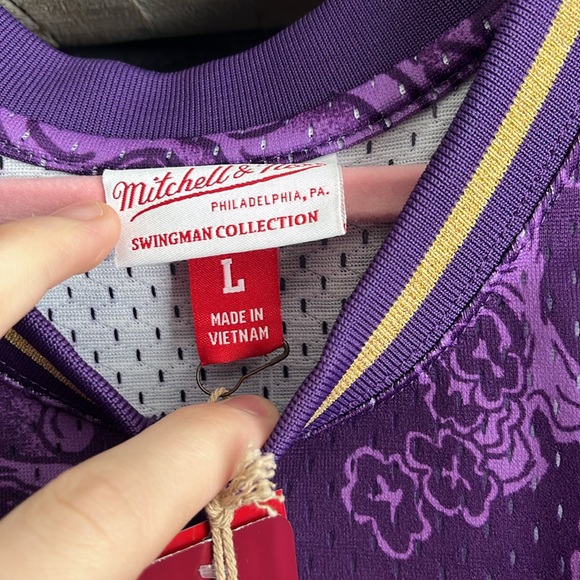 Shaq Jersey - Picture 3 of 5